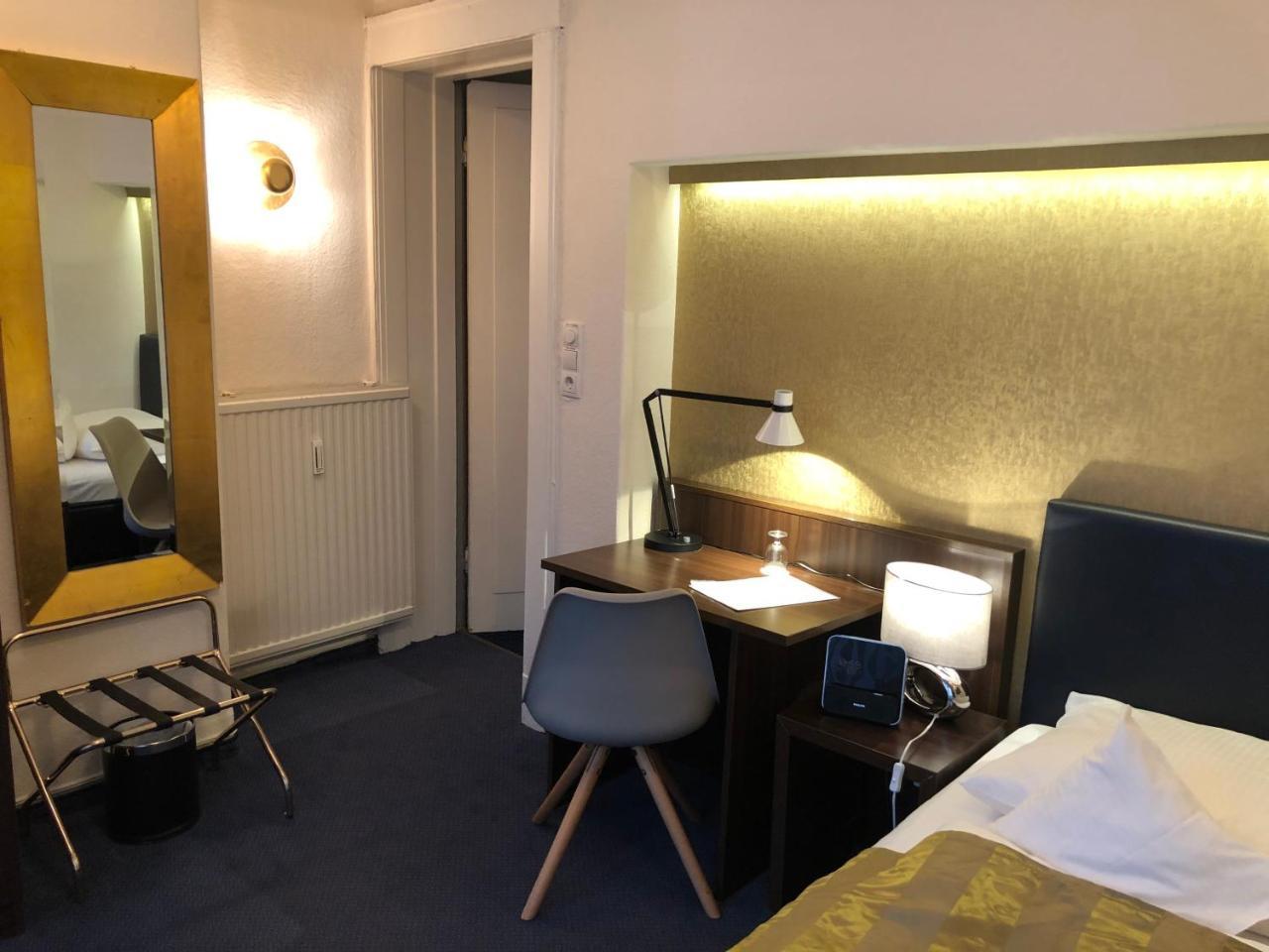 Hotel Wagner Im Dammtorpalais Hamburgo Exterior foto